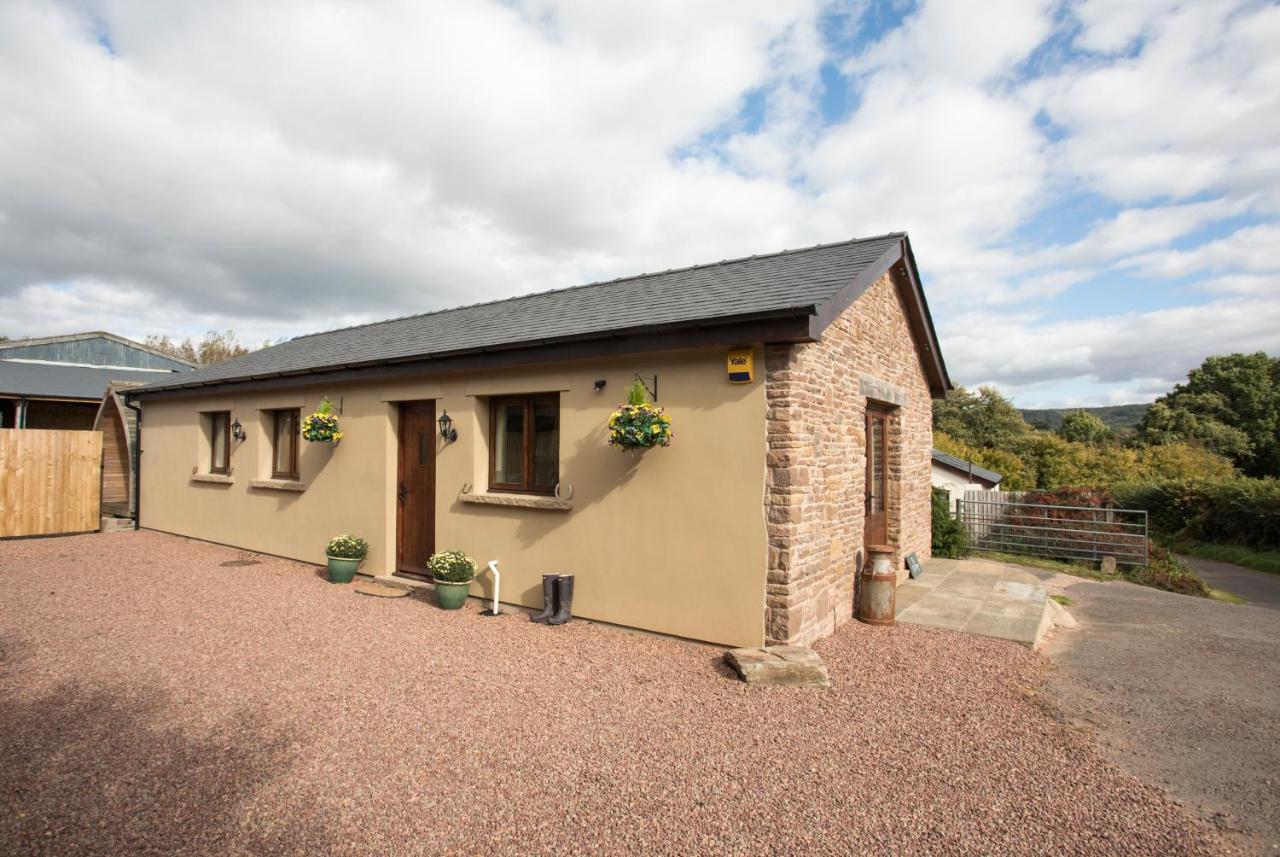 The Old Dairy - Boutique Countryside Cottage At Harrys Cottages Pen-y-Clawdd Εξωτερικό φωτογραφία