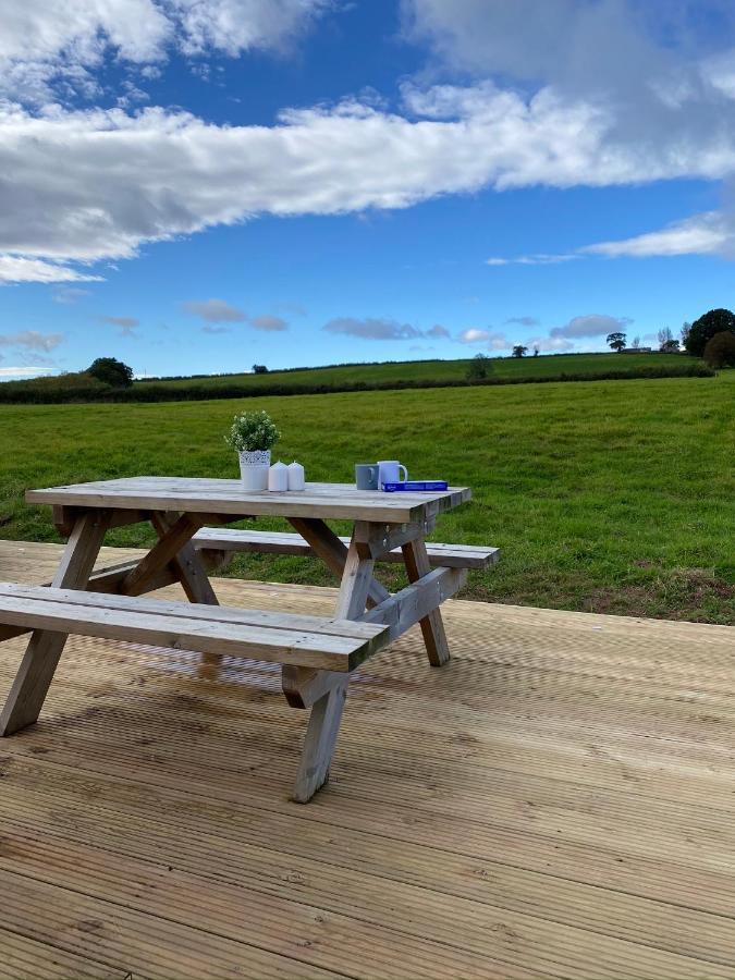 The Old Dairy - Boutique Countryside Cottage At Harrys Cottages Pen-y-Clawdd Εξωτερικό φωτογραφία