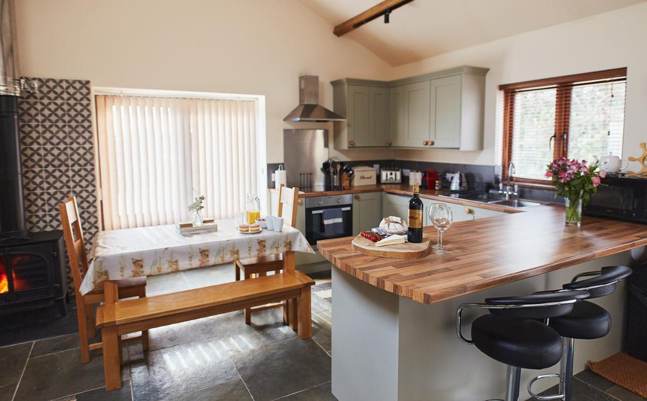 The Old Dairy - Boutique Countryside Cottage At Harrys Cottages Pen-y-Clawdd Εξωτερικό φωτογραφία