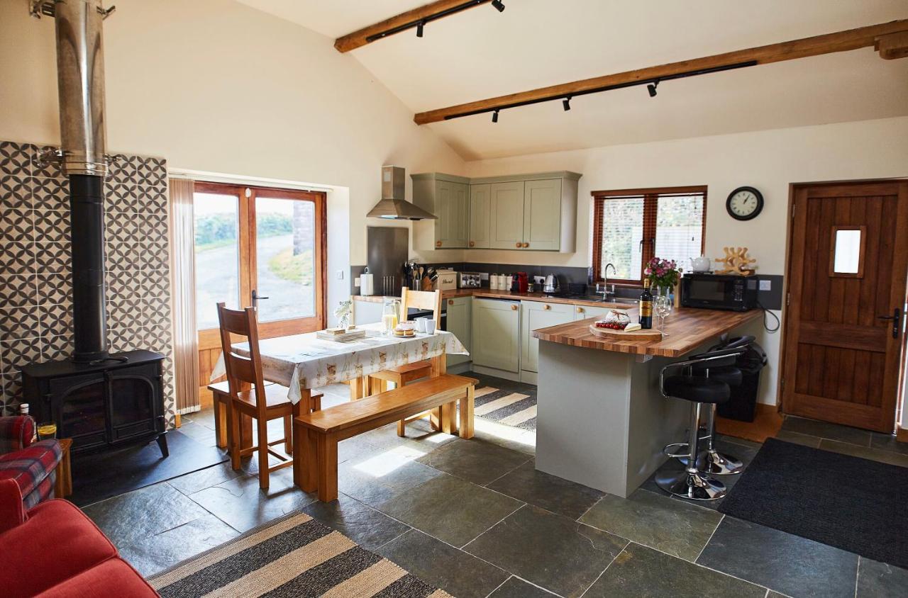 The Old Dairy - Boutique Countryside Cottage At Harrys Cottages Pen-y-Clawdd Εξωτερικό φωτογραφία
