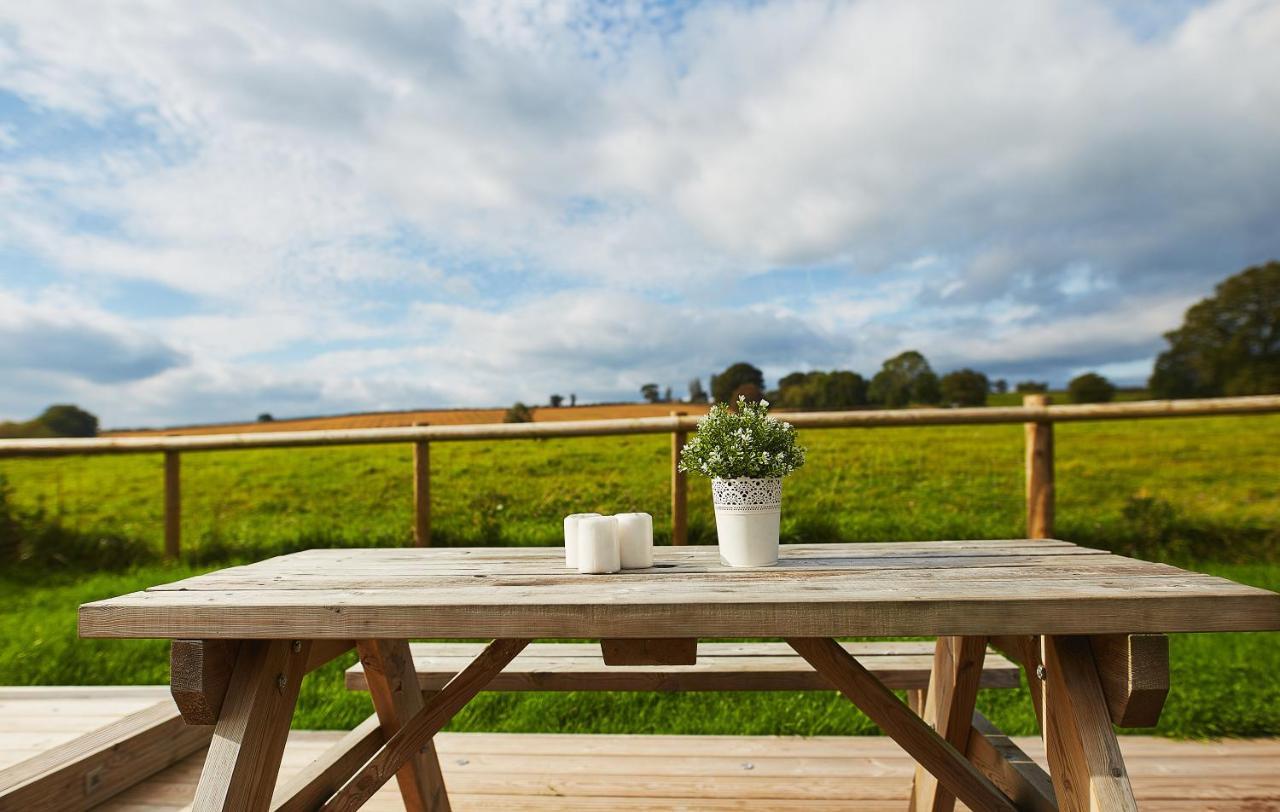 The Old Dairy - Boutique Countryside Cottage At Harrys Cottages Pen-y-Clawdd Εξωτερικό φωτογραφία